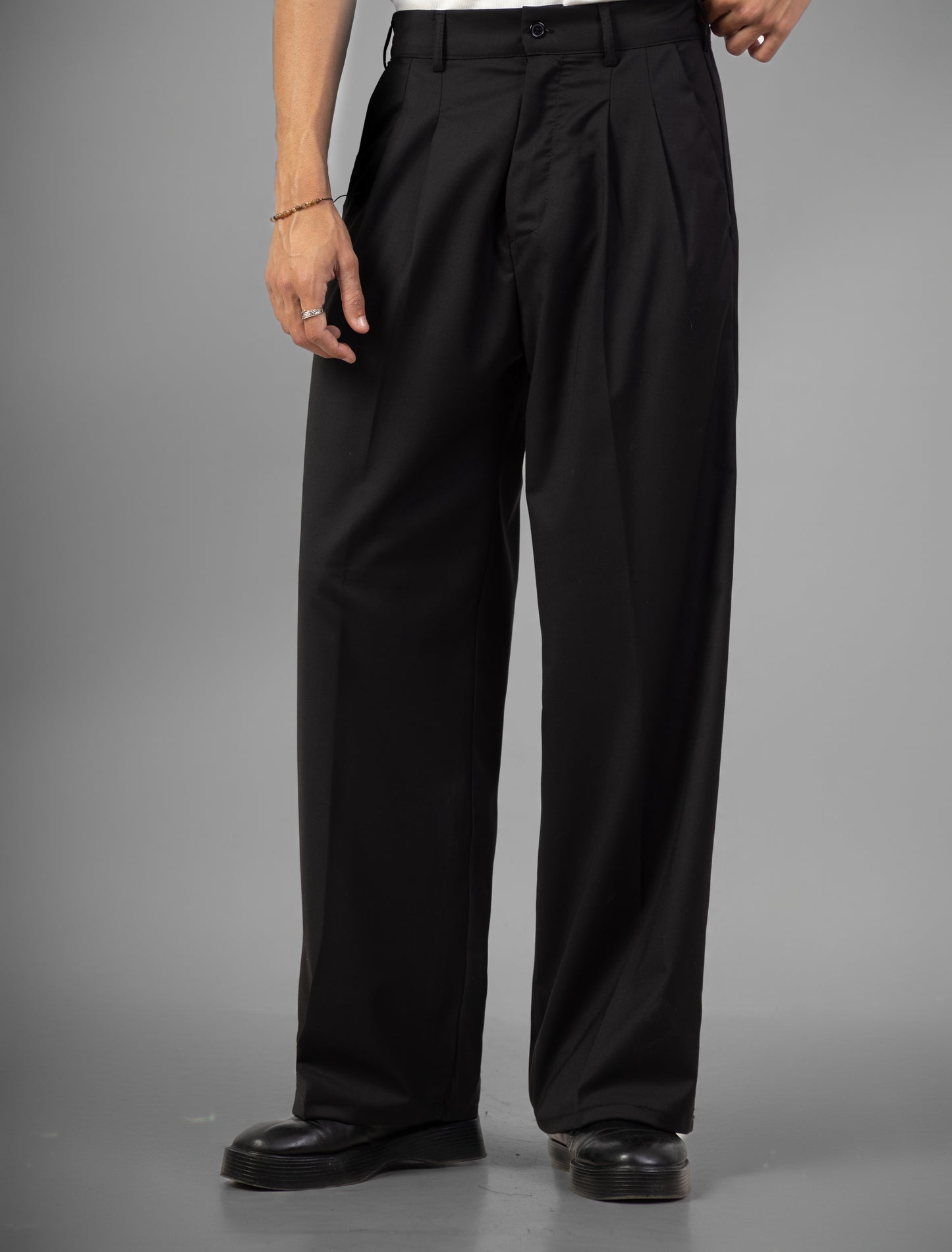 Tailored Wide-Leg Pants- Black