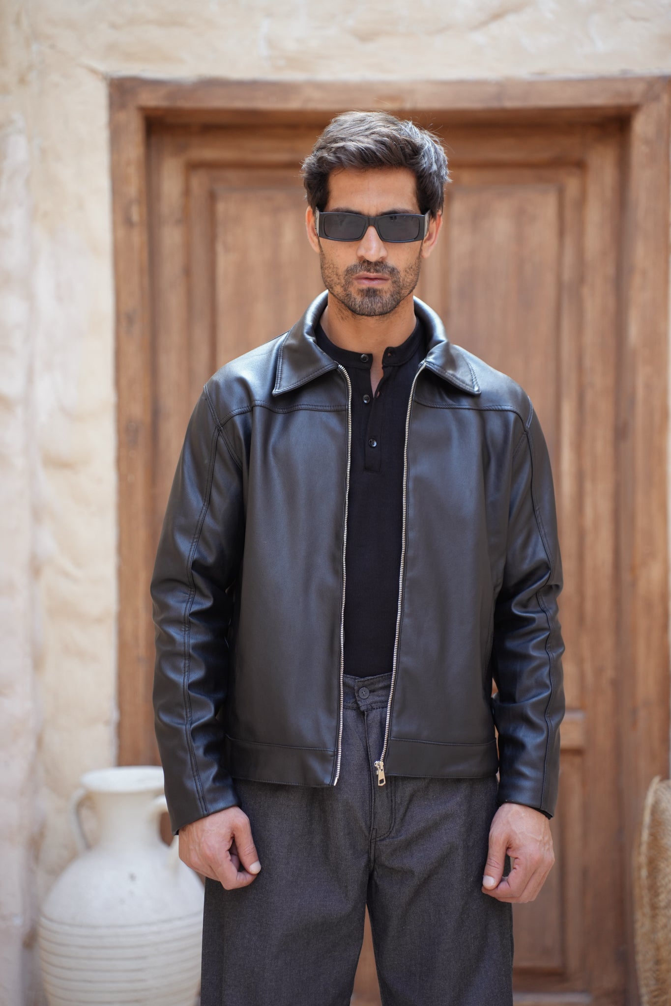 Classic Cropped Leather Jacket - Black